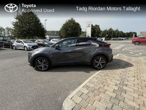 Toyota C-HR PHEV SOL *** DEMO SALE *** BIG SAVINGS - Image 4
