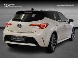 Toyota Corolla HYBRID L/SPORT HB - Image 2