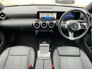 Mercedes-Benz CLA Class 180 Progressive Line Coupe - Image 4