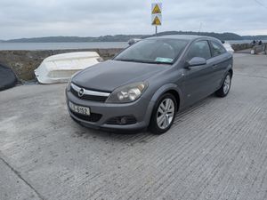Opel Astra 1.4 GTC , 2011 - Image 3
