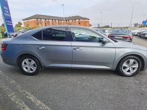 SKODA SUPERB 2.0TDI AMBITION DSG AUTOMATIC 150BHP - Image 4