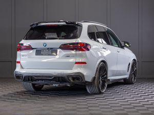2025 BMW X5 X-Drive 50e M-Sport - Image 3