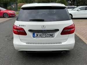 Mercedes-Benz B-Class B180 AUTO 5DR - Image 4