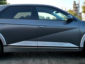 2022 Hyundai IONIQ5 Premium, 73kWh - Image 4