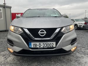 NISSAN QASHQAI 1.3 PETROL PANORAMIC ROOF SAT NAV - Image 3
