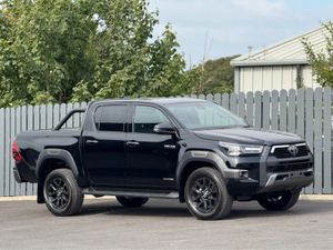 Toyota Hilux RARE INVINCIBLE X MHEV 4 4WD - Image 2