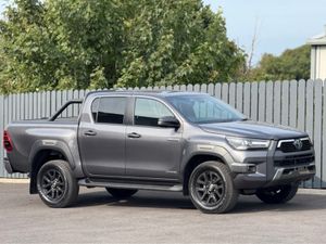 Toyota Hilux RARE INVINCIBLE X MHEV 4 4WD - Image 4
