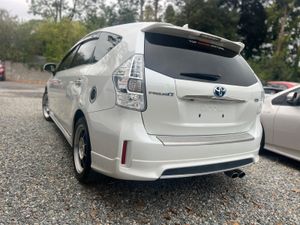 Toyota Prius ** 7 seater 2013 ** - Image 3
