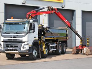 2021 VOLVO FMX 8X4 TIPPER GRAB - Image 3