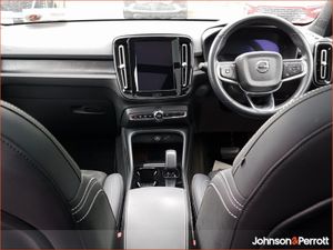 Volvo XC40 231hp Ultimate 69 kWh Battery (adaptiv - Image 2