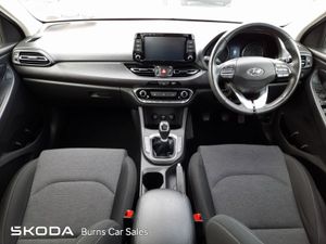 Hyundai i30 Diesel Deluxe - Image 3