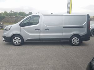 Renault Trafic 130 LWB EX VAT Price Displayed - Image 4