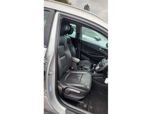 Hyundai Tucson Executive 5DR - Image 4