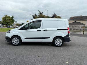 ABSOLUTELY STUNNING 2017 FORD COURIER - Image 4