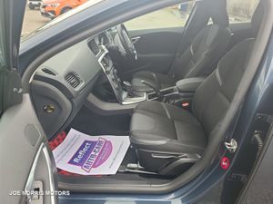 Volvo V40 2.0 Diesel D4 Dynamic Edition - Image 4