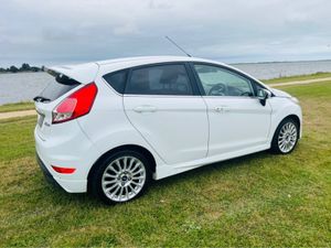Ford Fiesta 1.0 PETROL/ FINANCE AVAILABLE/AUTOMATI - Image 3