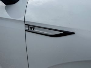 Volkswagen ID.4 PRO 150KW 1ST Edition 20 5DR Auto - Image 2