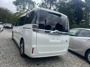 Toyota Voxy  **2018  7 seater ** - Image 4