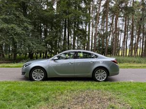 Opel Insignia 2015 Very Low KM - Image 4
