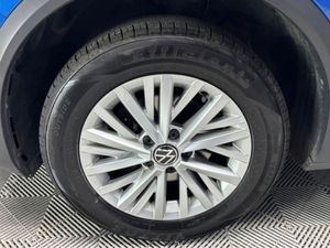 Volkswagen T-Roc DESIGN 2.0 TDI MANUAL 6SPEED FWD - Image 4