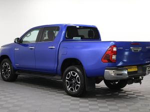 Toyota HiLux D-4d Invincible - Image 4