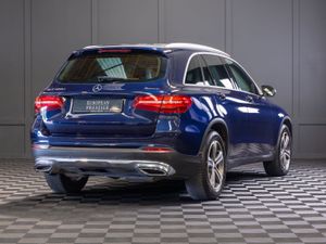 162 Mercedes-Benz GLC 220d 4Matic - Image 3