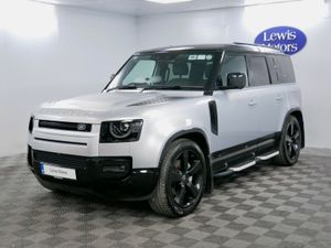 2023 Land Rover Defender SE P400e - Image 4