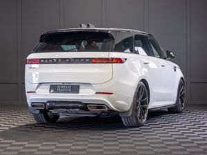 2024 Range Rover Sport P460e Dynamic - Image 3