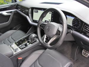 Touareg Black Ed * 286 bhp Tdi * 2 seat Commercial - Image 3