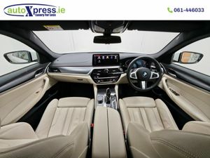 BMW 5-Series 520D M SPORT Automatic, Reversing cam - Image 4