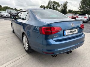 STUNNING 2017 VOLKSWAGEN JETTA 2.0L DSG HIGHLINE - Image 4