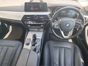 BMW 5 Series 520d SE - Image 4