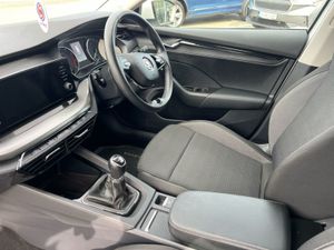 Skoda Octavia Octavia AMB 1.0tsi 110HP - Image 3