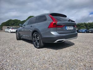 2020 Volvo V90 T4 Cross Country - Image 3