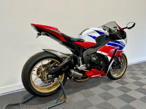2014 HONDA FIREBLADE CBR1000 RR - Image 3