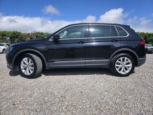2018 Volkswagen Tiguan TDI 4Motion R-Line - Image 2