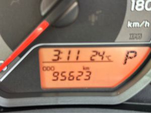 Toyota Yaris DBA-KSP130 5DR AUTO - Image 3