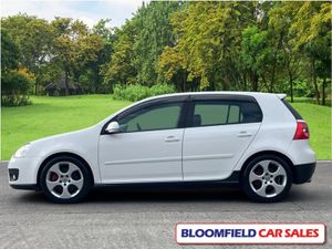 Volkswagen Golf 2.0 GTI, MANUAL // EXTREMELY LOW M - Image 4