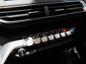 2018 Peugeot 3008 Active 1.6 Blue HDI Manual - Image 4