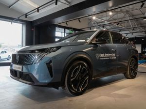 2025 Peugeot 3008 E-Allure 73kWh 210bhp Automatic - Image 4