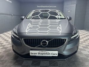 Volvo V40 D2 MOMENTUM ED GT 5DR AUTO - Image 3