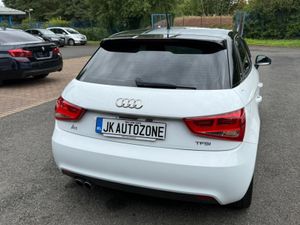 Audi A1 1.4 TFSI URBAN STYLE - Image 4