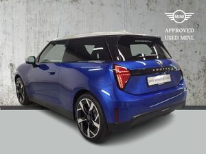 MINI Cooper Cooper SE Classic - Image 2