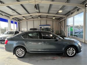 Skoda Octavia AMBITION 1.6 TDI 90HP 4 4DR - Image 4