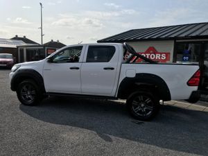 2018 Toyota Hilux CrewCab Manual - Image 4