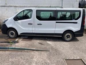 Opel Vivaro 9 seater manual diesel - Image 4