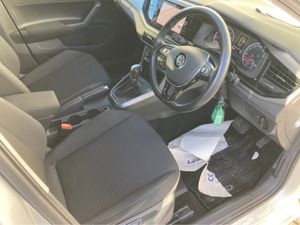 Volkswagen Polo 1.0 PETROL COMFORTLINE  AUTOMATIC - Image 2