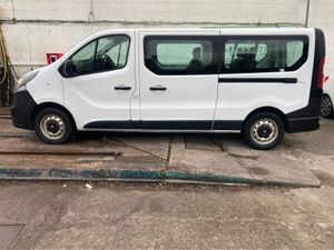 Opel Vivaro 9 seater manual diesel - Image 4