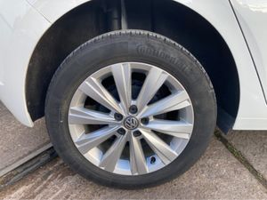 Volkswagen Polo 1.0 PETROL HIGH LINE  AUTOMATIC - Image 2