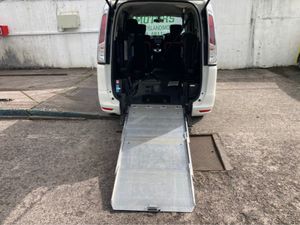 Nissan Serena Wheelchair Accessible, 2.0 PETROL AU - Image 2